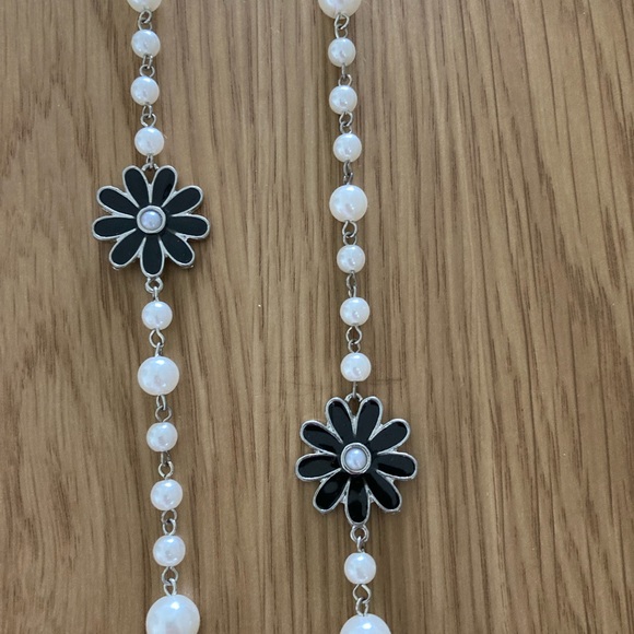 Addition Elle Jewelry - Addition Elle White & Black Daisy Long Necklace - NWT